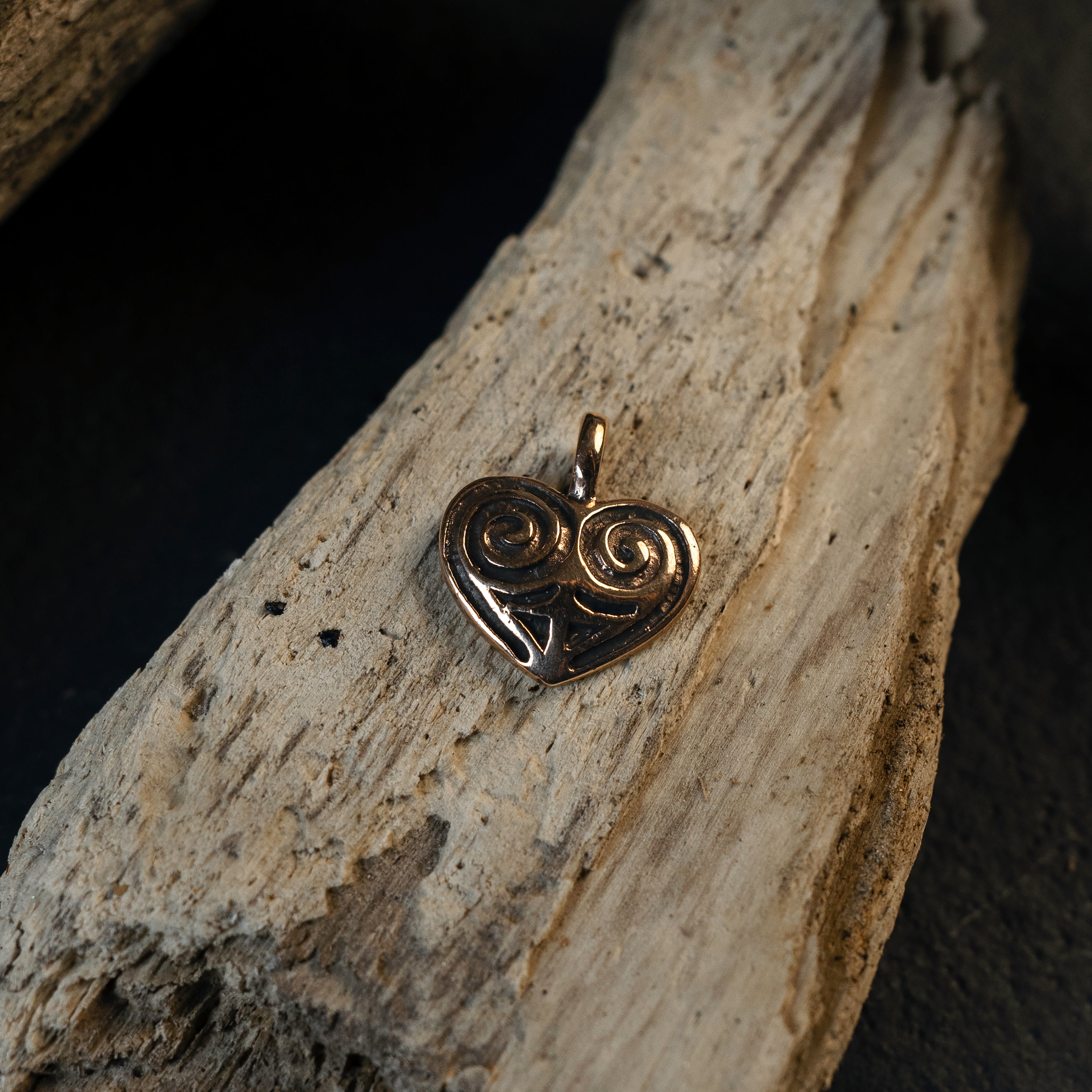 JEWELLERY • VIKING HEART PENDANT, BRONZE