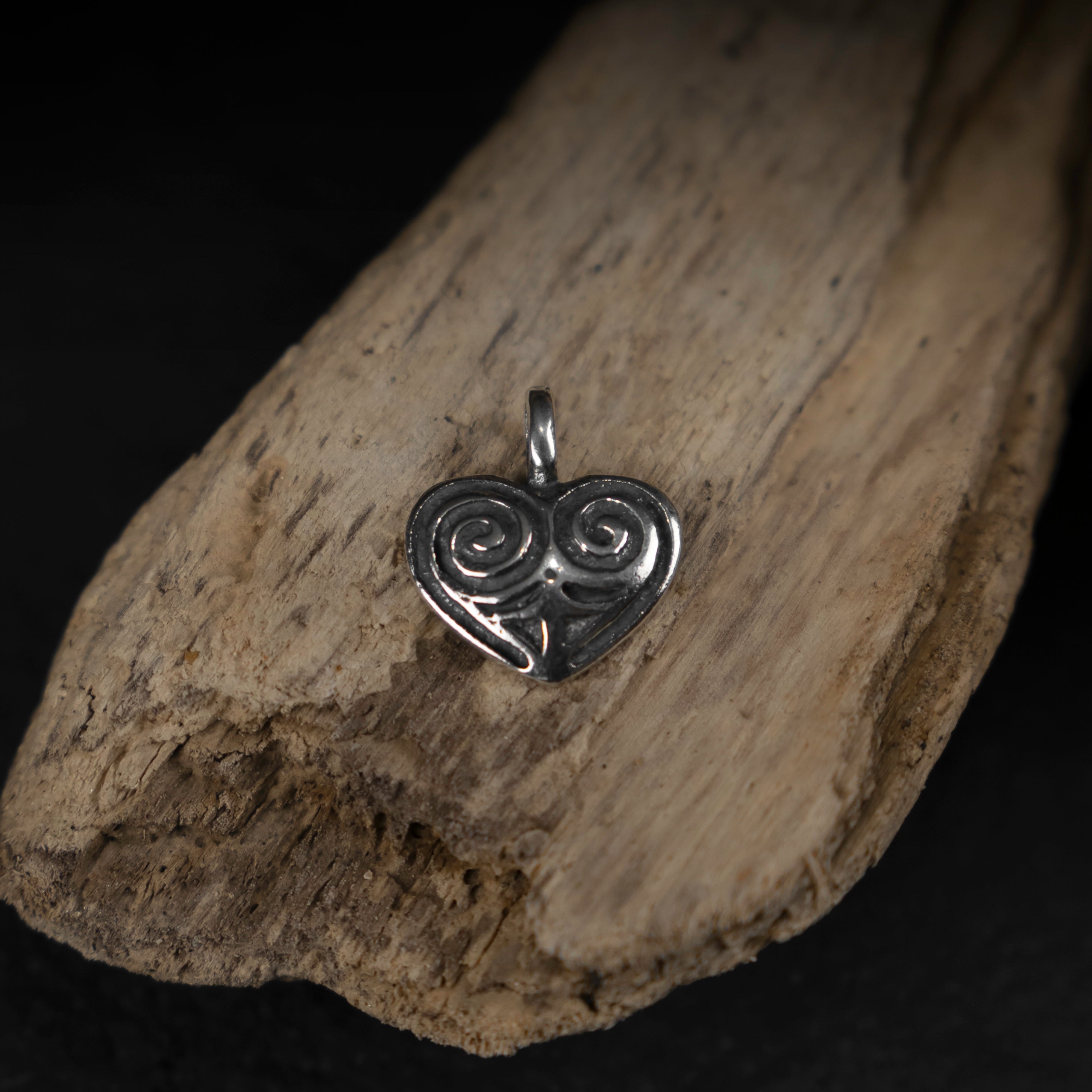 JEWELLERY • VIKING HEART PENDANT, SILVER