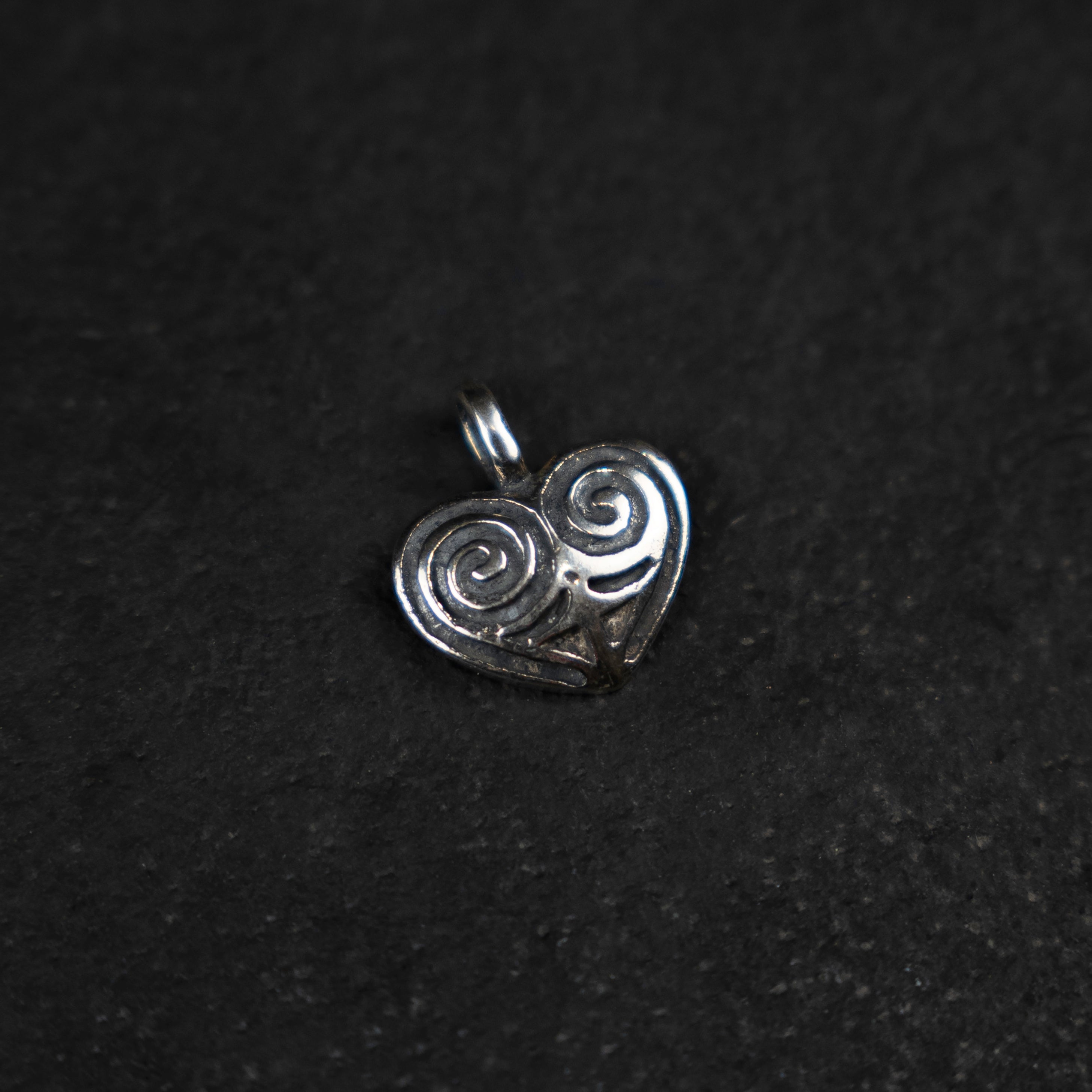 JEWELLERY • VIKING HEART PENDANT, SILVER