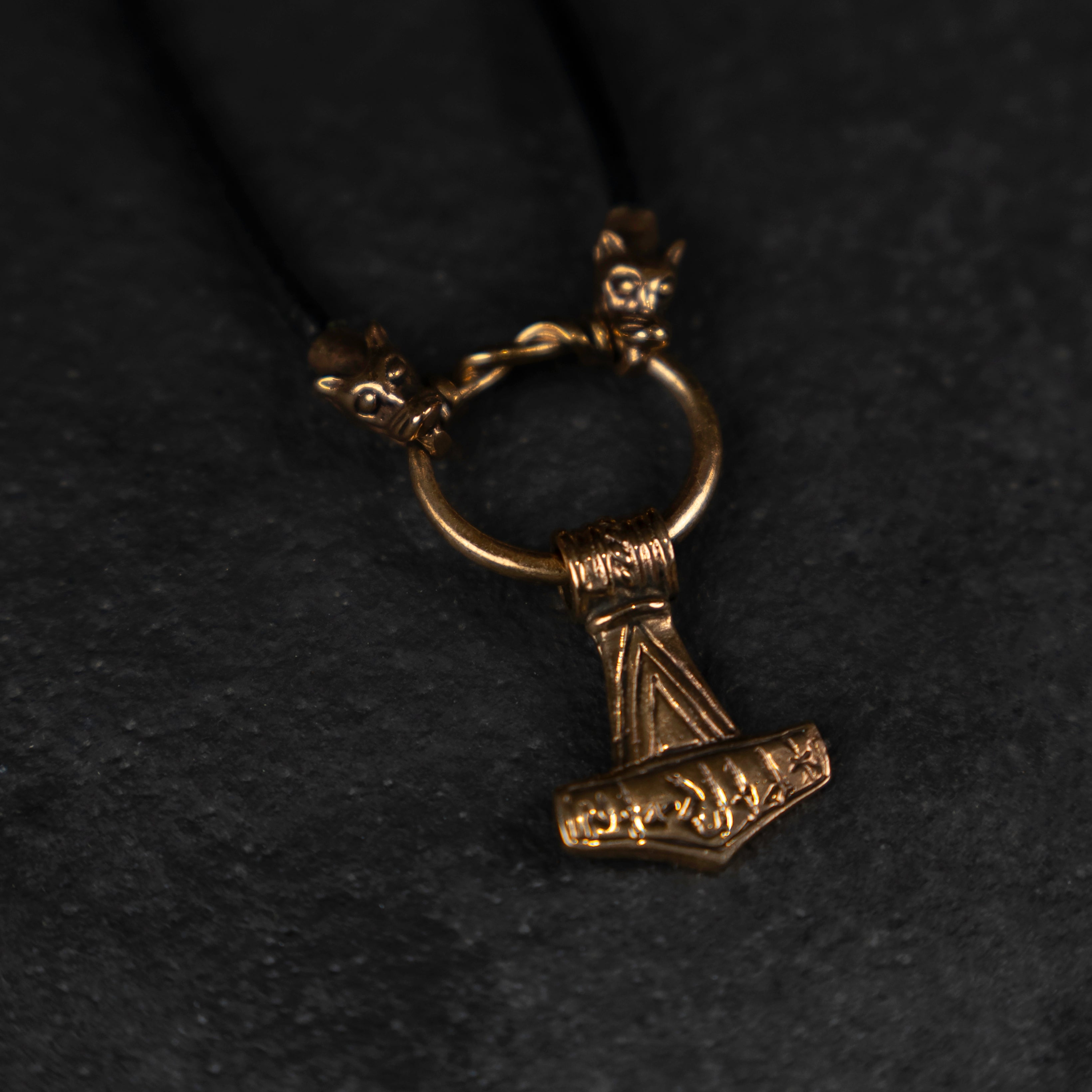 JEWELLERY • THOR'S HAMMER, MAMMEN PENDANT. BRONZE