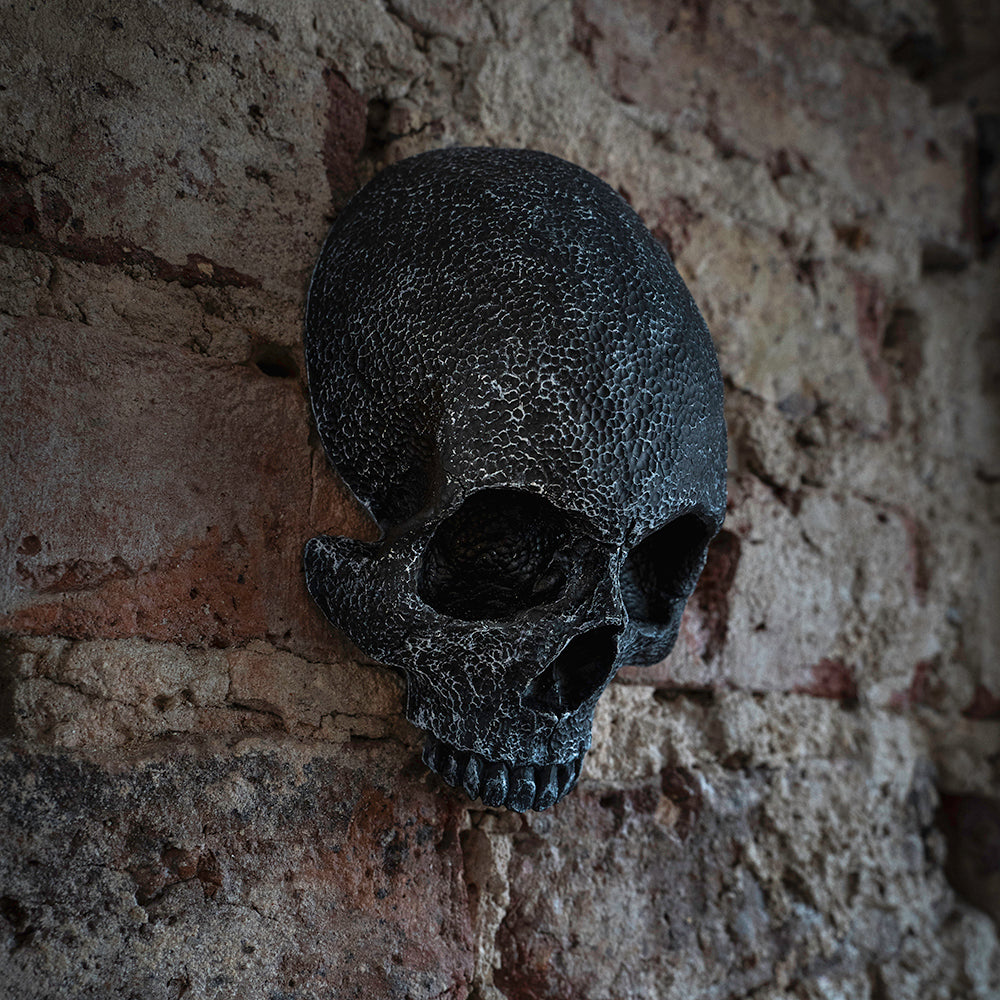 HANGING SKULL